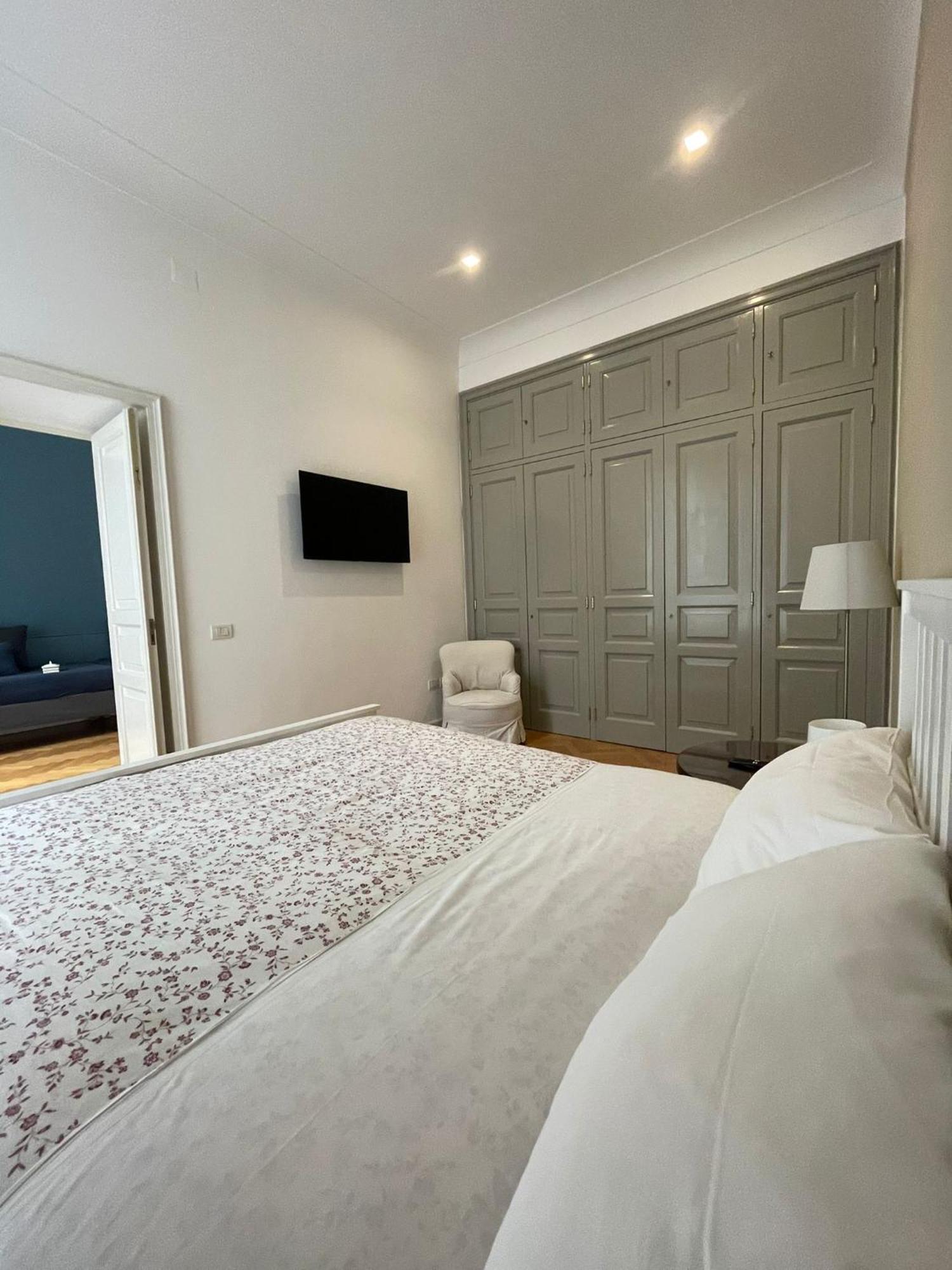 Napoliforever Chiaia Apartment Eksteriør bilde